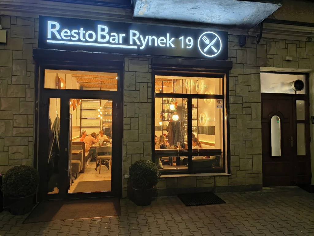 RestoBarRynek19 – Restauracja w Jordanowie
