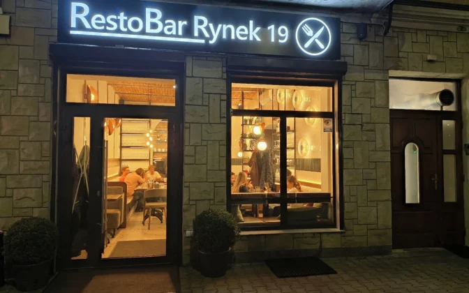 RestoBarRynek19 – Restauracja w Jordanowie