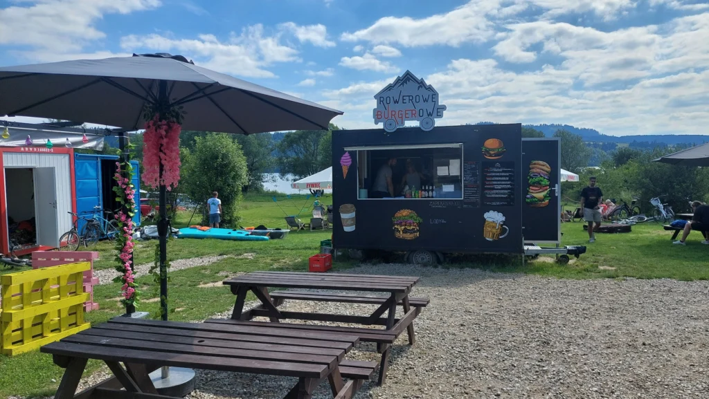 Rowerowe Burgerowe & SMASH BURGER – Burgery w Maniowach