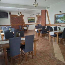 Pensjonat i Restauracja "Nowak" by Babula