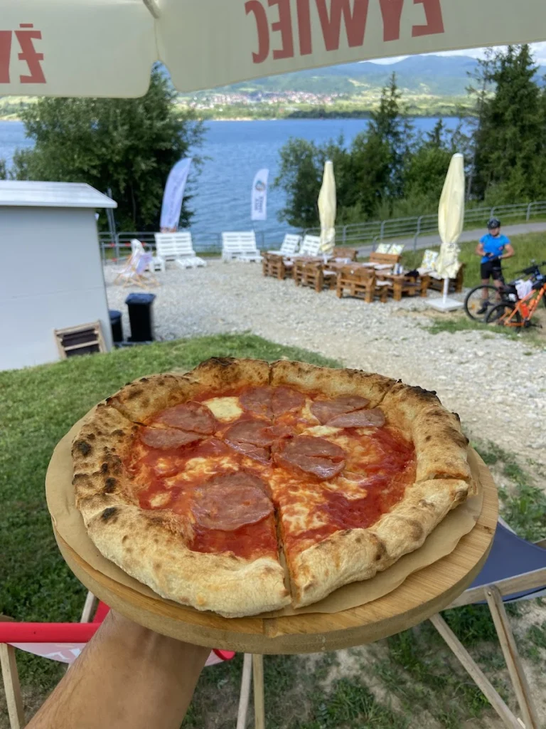 Rock Garden Food Truck Park – Restauracja w Maniowach