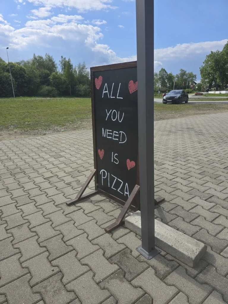 Pizza Napoletana Gourmet FoodTruck Ludźmierz — zdjęcie 5