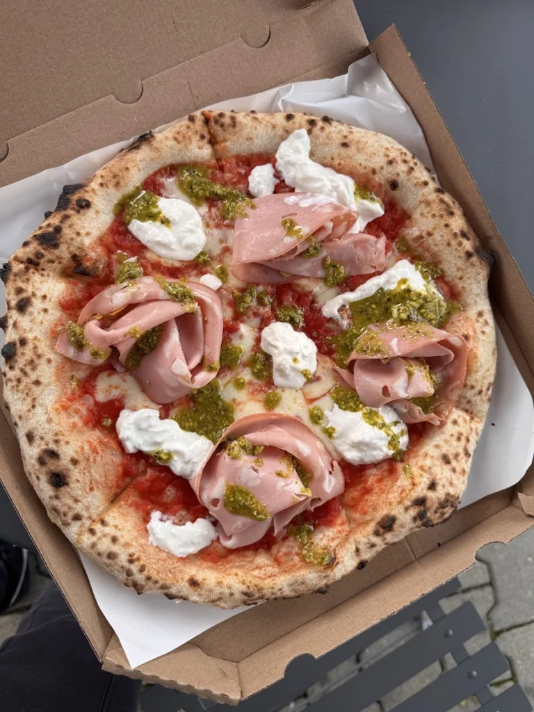 Pizza Napoletana Gourmet FoodTruck Ludźmierz — zdjęcie 3
