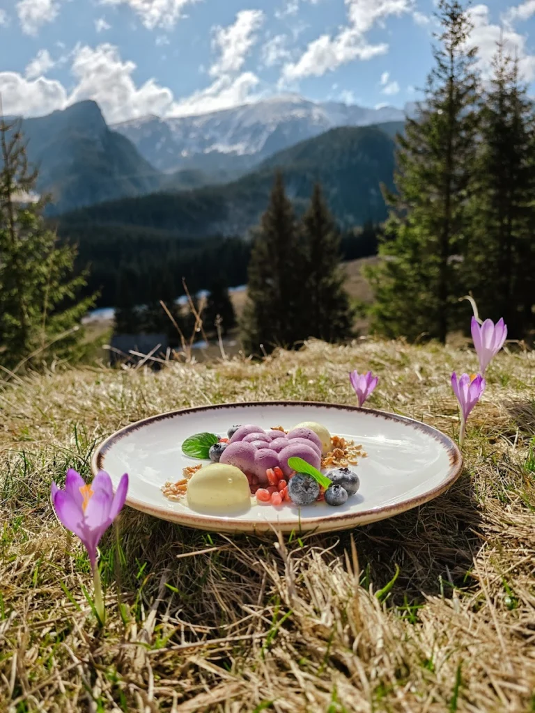 Restauracja Kalatówki z widokiem na Kasprowy Wierch — zdjęcie 2