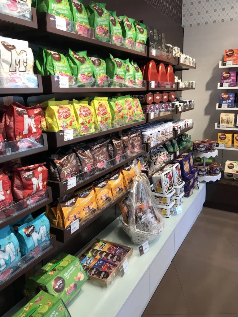 Sklep firmowy i kawiarnia Wawel — zdjęcie 2