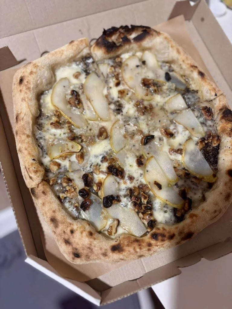 Pizza Neapolitańska – Włoski Przystanek – Pizza Zakopane — zdjęcie 2