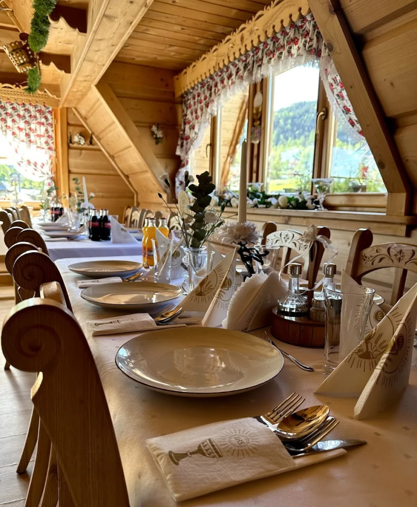 Restauracja regionalna ,,Szałas pod Reglami” – Restauracja w Zakopanem