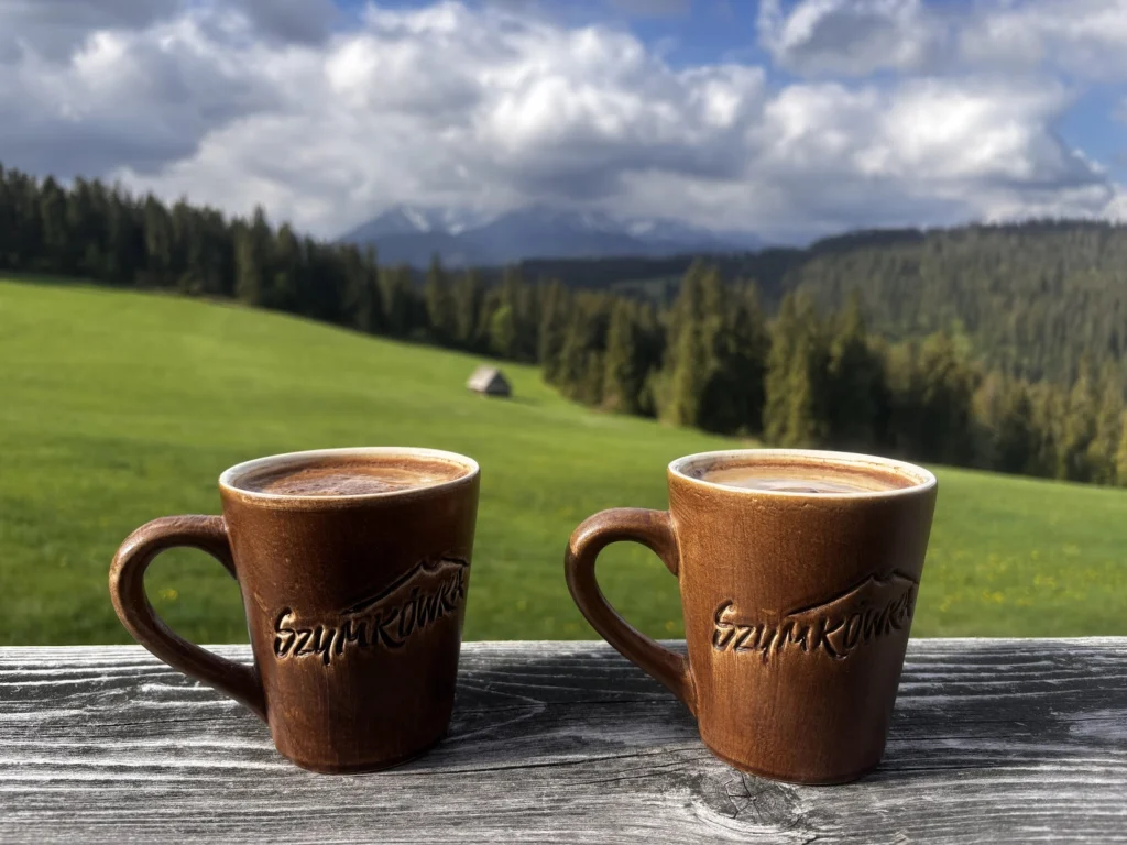 Karczma i szałasy Szymkówka z widokiem na Tatry — zdjęcie 3