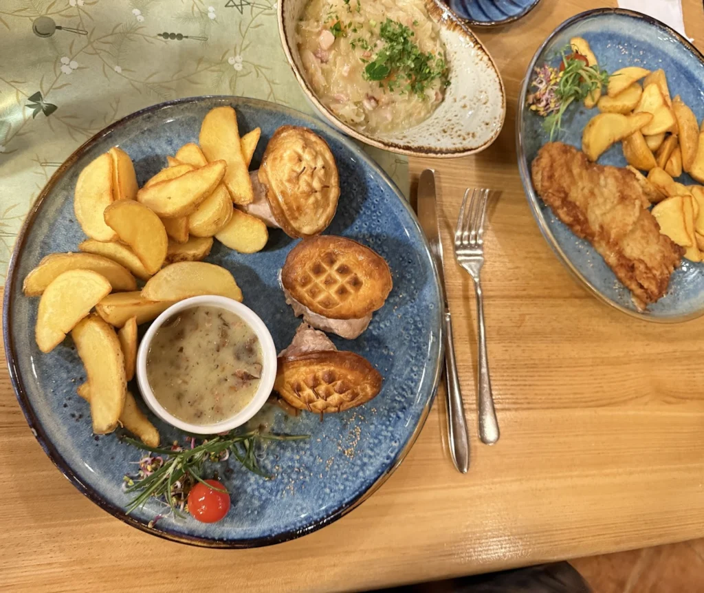 Restauracja w Ośrodku Wczasowym Marymont — zdjęcie 4